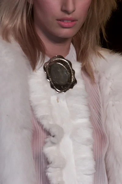Look 37